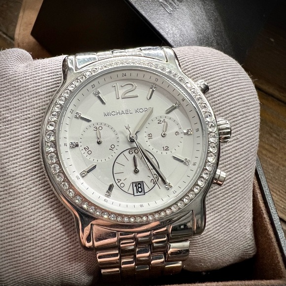 Michael Kors women’s watch - Picture 4 of 5